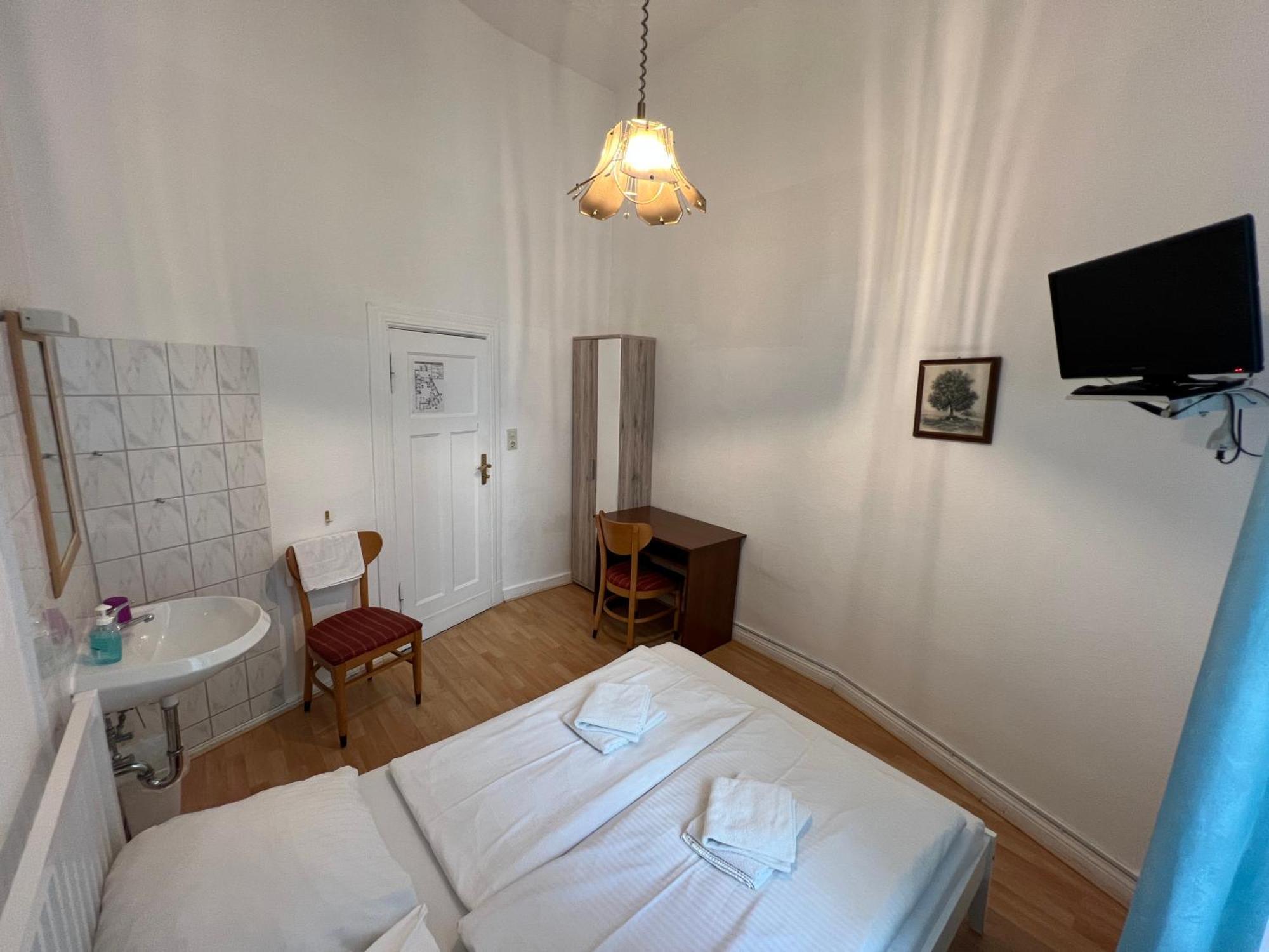 Hotel-Pension Spree Berlijn Buitenkant foto