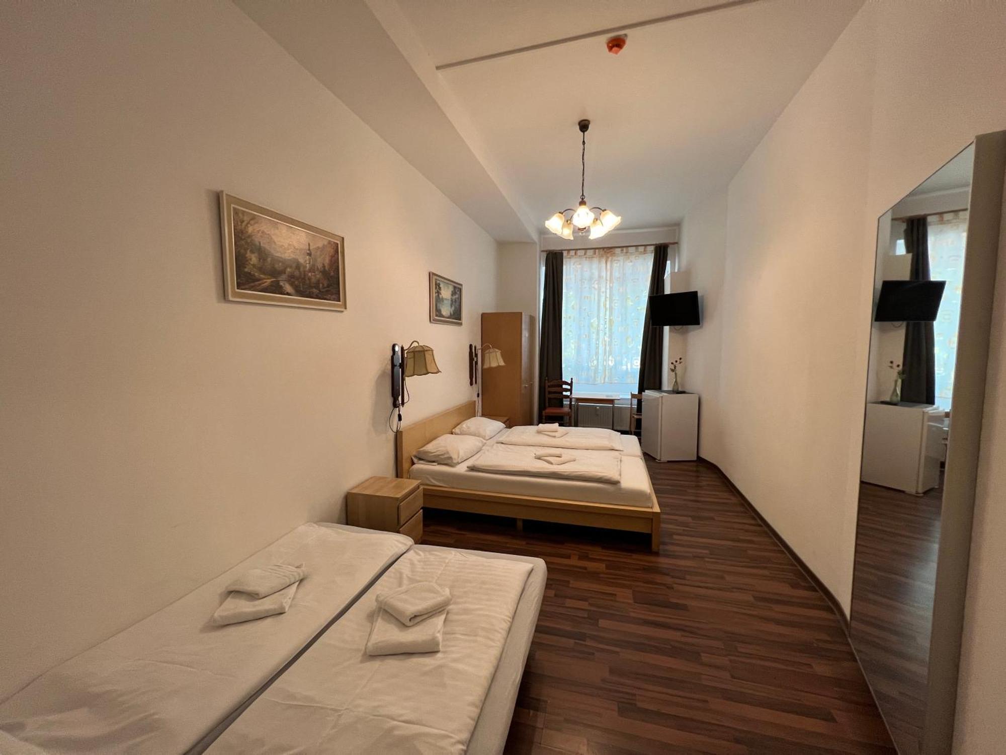 Hotel-Pension Spree Berlijn Buitenkant foto