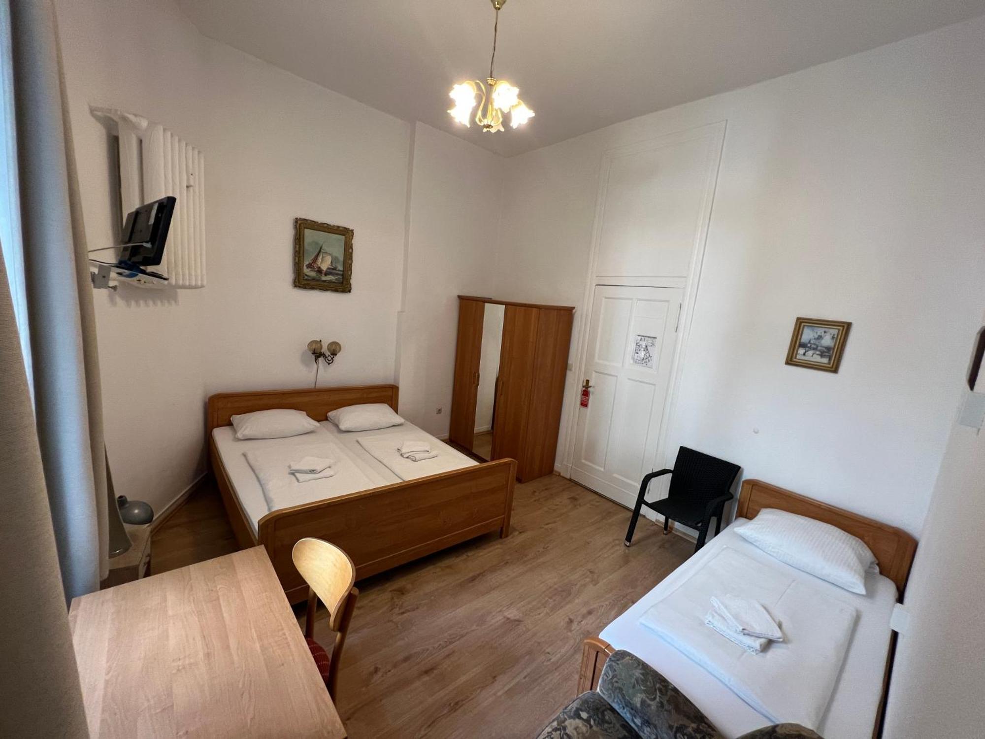 Hotel-Pension Spree Berlijn Buitenkant foto