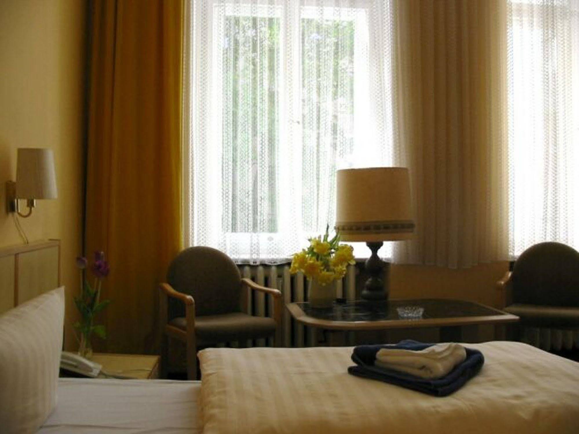 Hotel-Pension Spree Berlijn Buitenkant foto