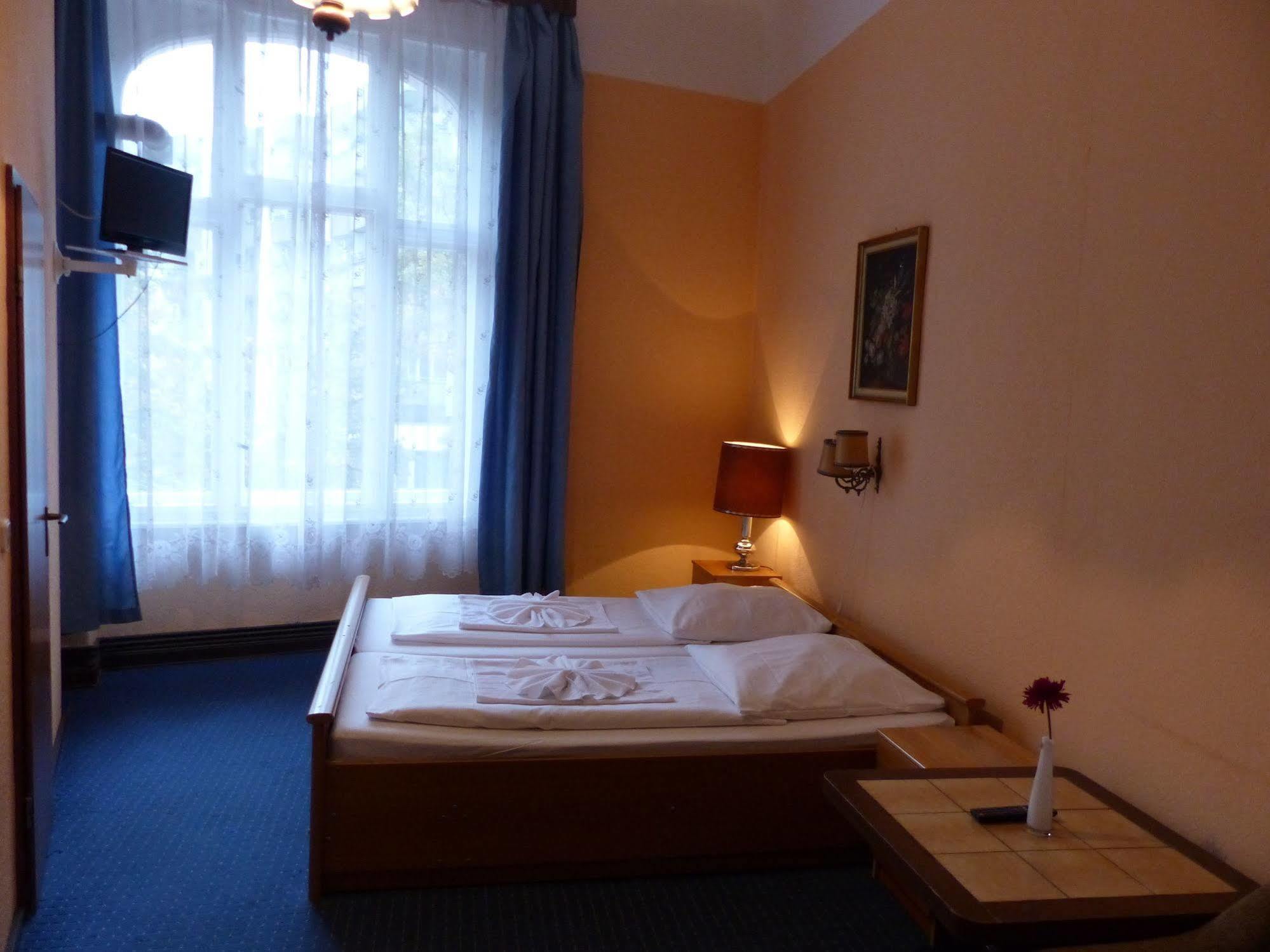 Hotel-Pension Spree Berlijn Buitenkant foto