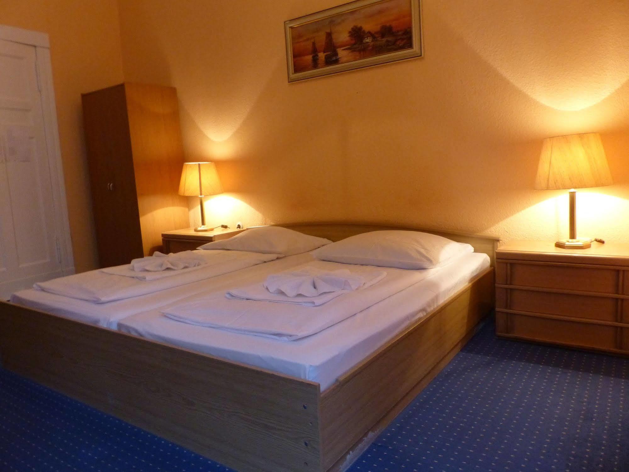 Hotel-Pension Spree Berlijn Buitenkant foto